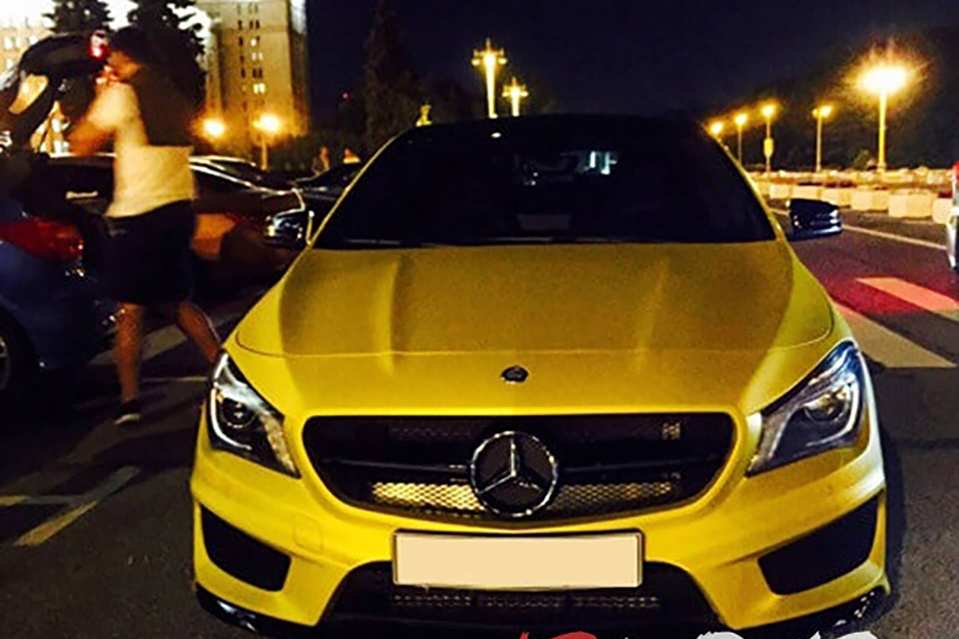 Mercedess-Benz yellow матовый винил